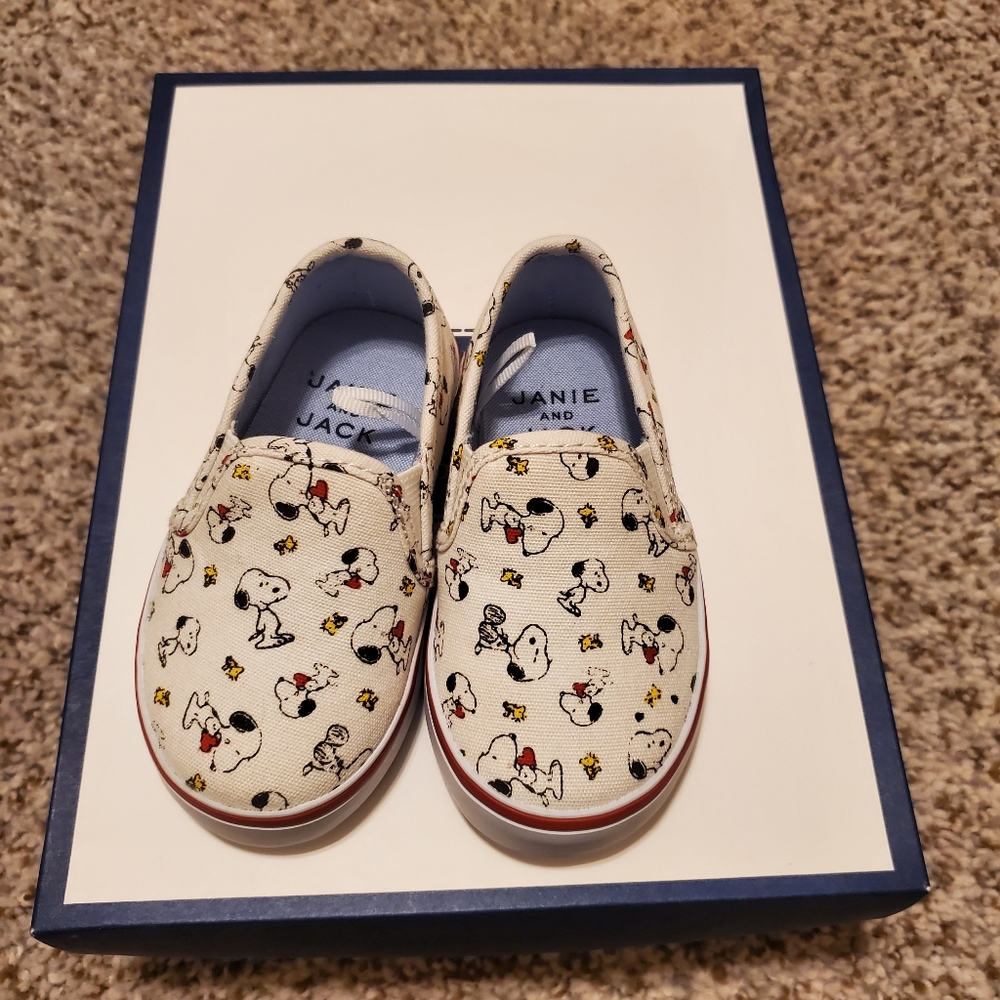 Janie and Jack Snoopy size 5c